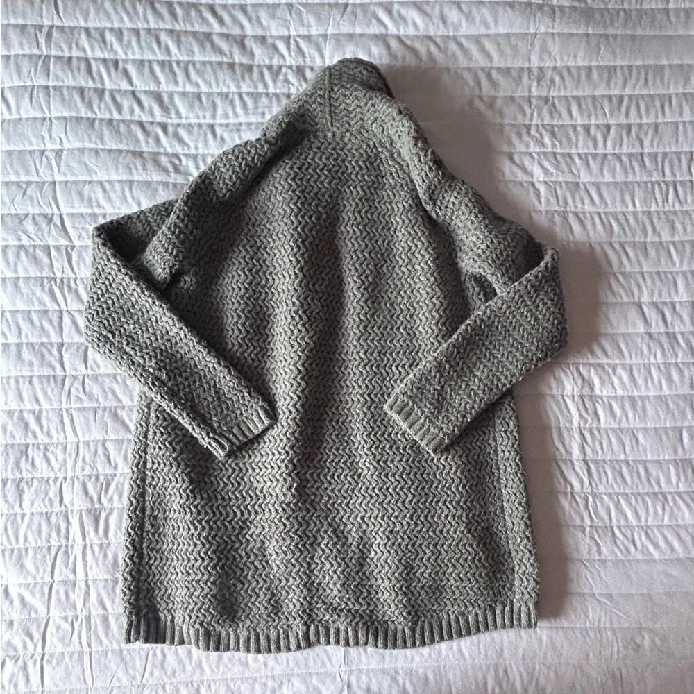 Ann Taylor‎ Textured Knit Cardigan - Chunky Gray Merino and Alpaca blend knit. - Picture 2 of 4